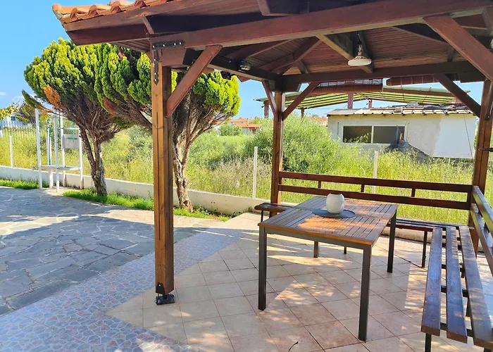 Elena's 3br Maisonette With Garden & Pool