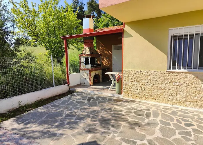 Elena's 3br Maisonette With Garden & Pool Nea Plagia