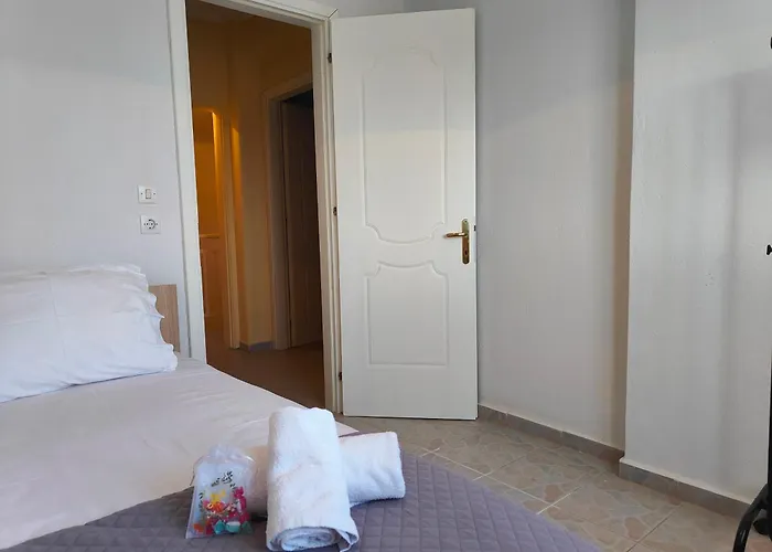 Elena's 3br Maisonette With Garden & Pool