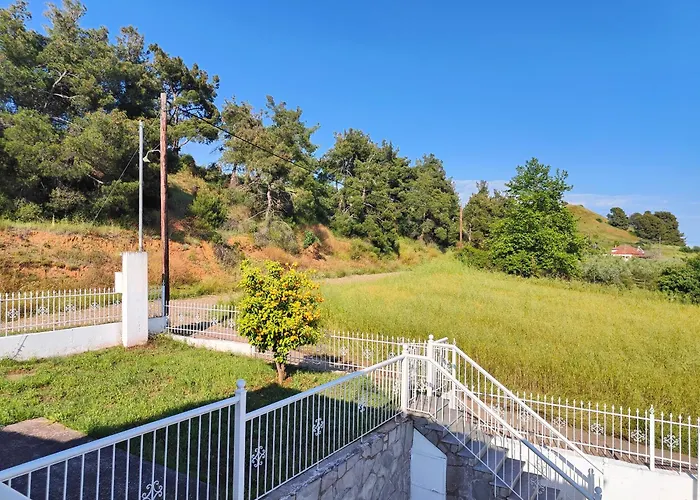 Elena's 3br Maisonette With Garden & Pool