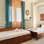 Elena's 3br Maisonette With Garden & Pool Prázdninový dům *