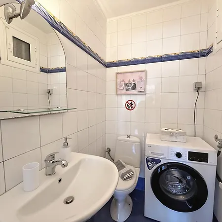 펜션 Elena's 3br Maisonette With Garden & Pool *
