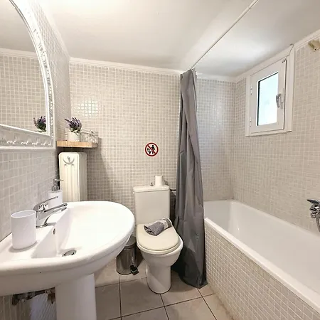 Elena's 3br Maisonette With Garden & Pool *