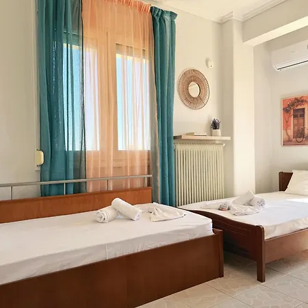 Elena's 3br Maisonette With Garden & Pool Case de vacanță *