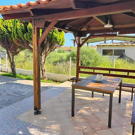 Elena's 3br Maisonette With Garden & Pool