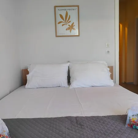 Ferienhaus Elena's 3br Maisonette With Garden & Pool