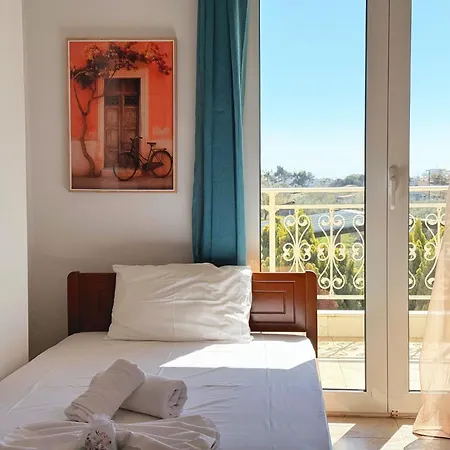 Elena's 3br Maisonette With Garden & Pool 度假居