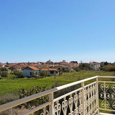 Feriehus Elena's 3br Maisonette With Garden & Pool Nea Plagia
