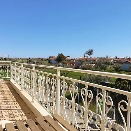 Feriehus Elena's 3br Maisonette With Garden & Pool *