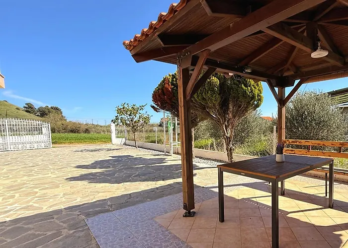 Elena's 3br Maisonette With Garden & Pool