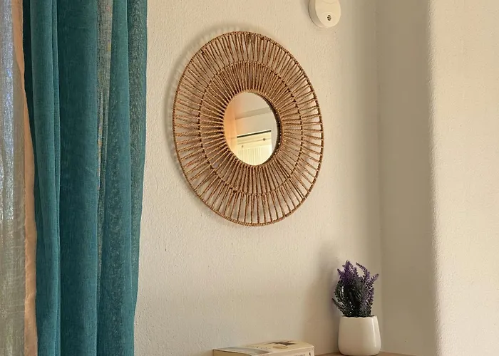 Elena's 3br Maisonette With Garden & Pool *