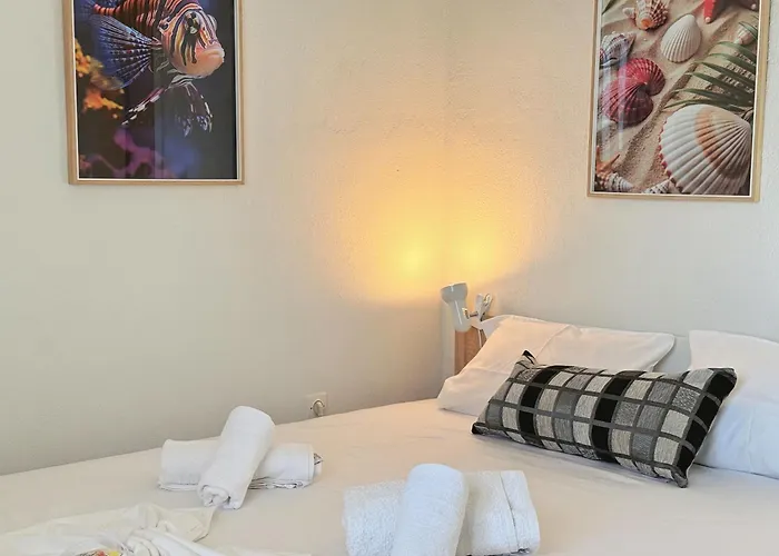 Elena's 3br Maisonette With Garden & Pool 度假居 *