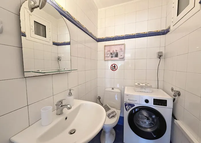 度假居 Elena's 3br Maisonette With Garden & Pool *