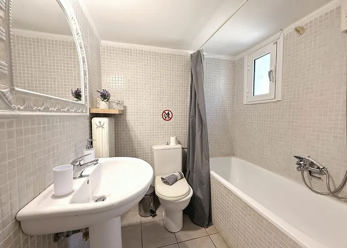Elena's 3br Maisonette With Garden & Pool *