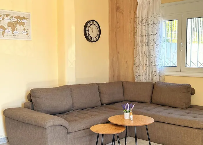 度假居 Elena's 3br Maisonette With Garden & Pool