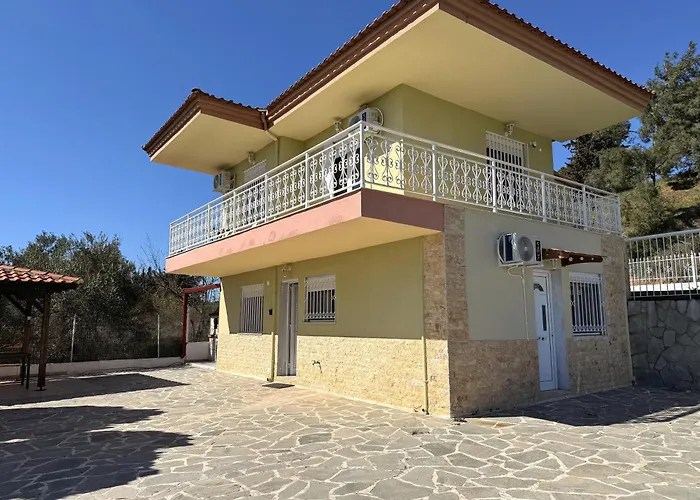 度假居 Elena's 3br Maisonette With Garden & Pool